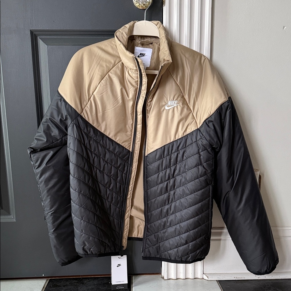 Nike Men's Black and Beige Puffer Jacket